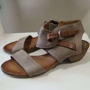 MIZ MOOZ Leather sandals W8